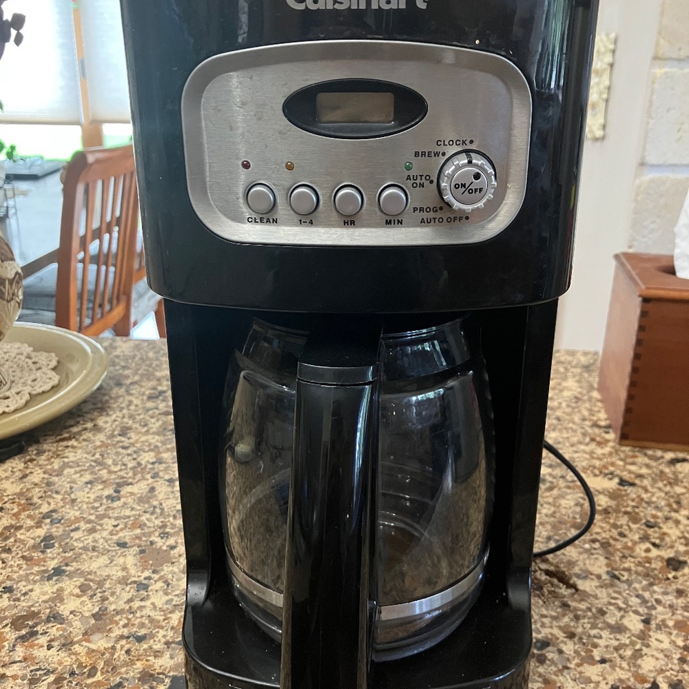 CUISINART 12-CUP PROGRAMABLE COFFEE MAKER
